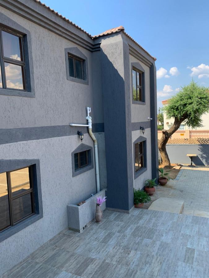 Sekaka Fully Furnished Apartments Gaborone Exterior photo